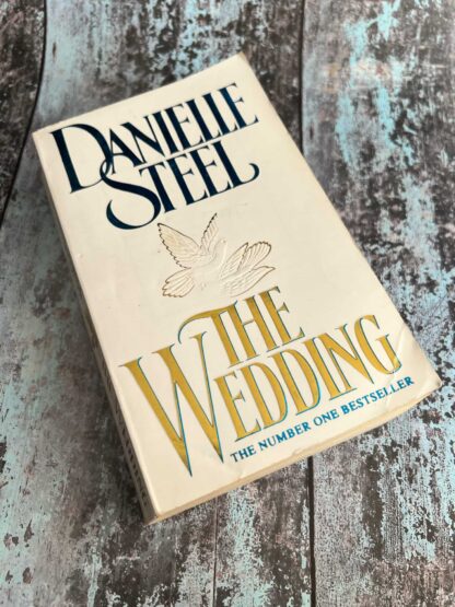 An image of a novel by Danielle Steel - The Wedding