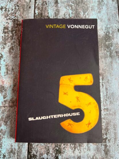 An image of a book by Kurt Vonnegut - Slaughterhouse 5