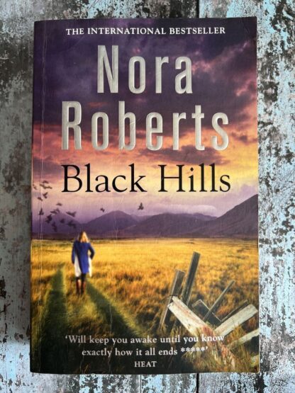 An image of a book by Nora Roberts - Black Hills