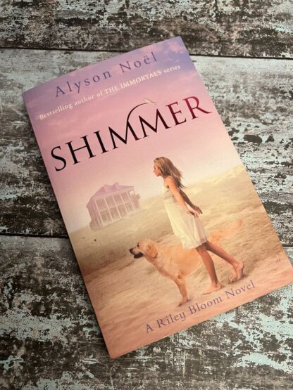 An image of a book by Alyson Noël - Shimmer