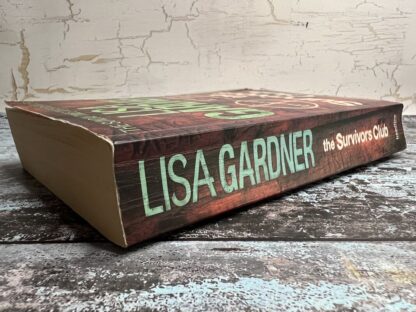An image of a book by Lisa Gardner - The Survivors Club