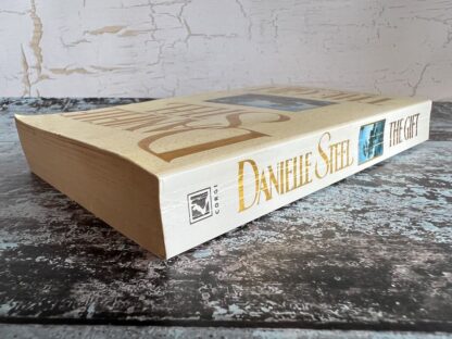 An image of a book by Danielle Steel - The Gift