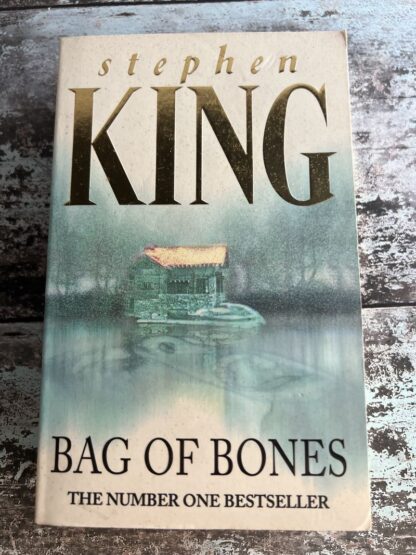 An image of a book by Stephen King - Bag of Bones