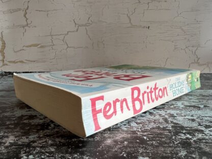 An image of a book by Fern Britton - The Holiday Home