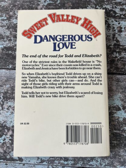 An image of a book by Francine Pascal - Sweet Valley High Dangerous Love