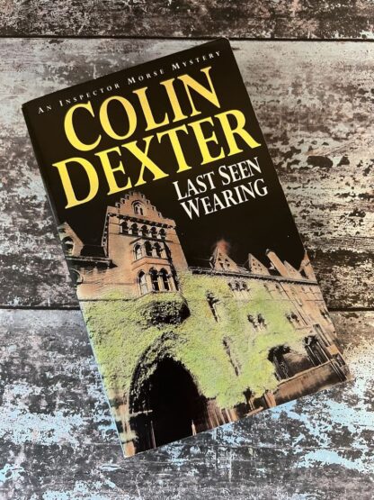 An image of a book by Colin Dexter - Last Seen Wearing