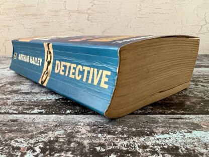 An image of a book by Arthur Haley - Detective