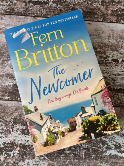 An image of a book by Fern Britton - The Newcomer