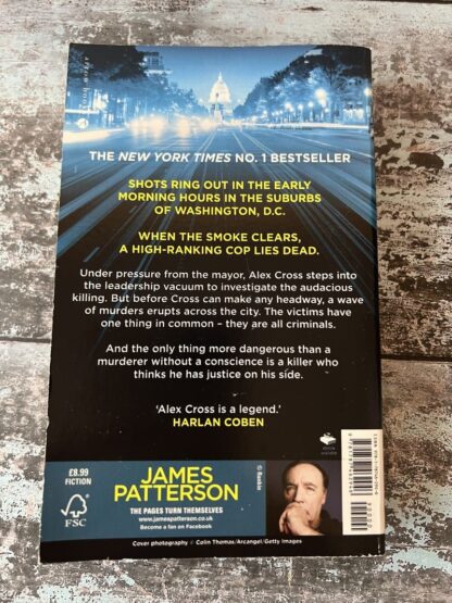 An image of a book by James Patterson - Cross the Line