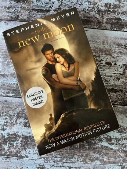 An image of a book by Stephenie Mayer - Twilight new moon