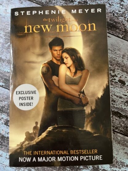 An image of a book by Stephenie Mayer - Twilight new moon