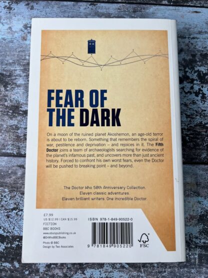 An image of a book by Trevor Baxendale - Fear of the Dark (Doctor Who)
