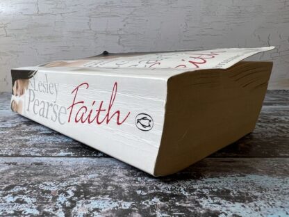 An image of a book by Lesley Pearse - Faith