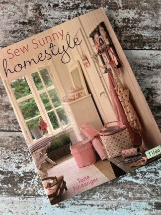 An image of the book Sew Sunny Homestyle by Tone Finnanger
