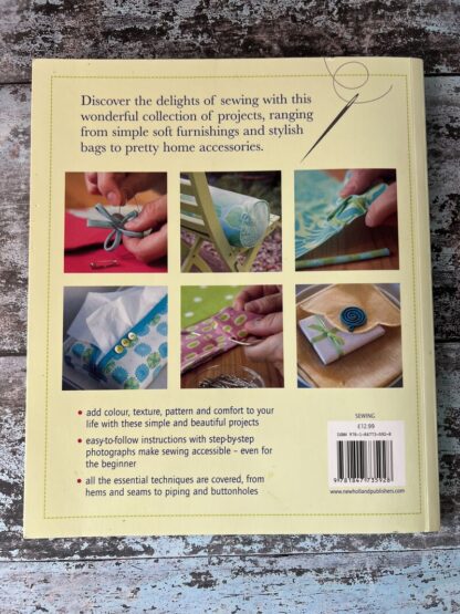 An image of the book Love Sewing by Cheryl Owen