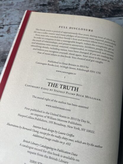 An image of the book The Truth by Neil Strauss