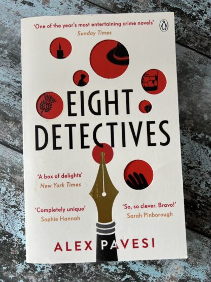 An image of the book Eight detectives by Alex Pavesi