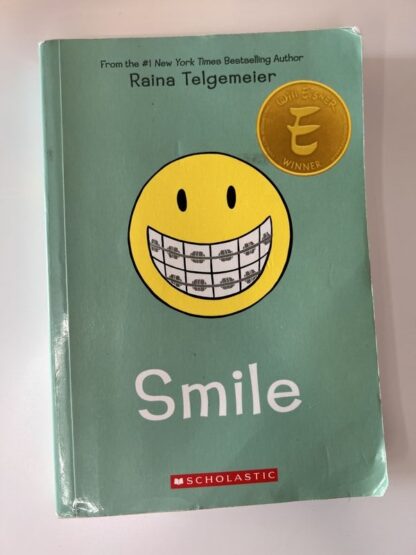 An image of the book Smile by Raina Telgemeier