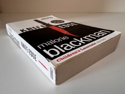 An image of the book Knife Edge by Malorie Blackman