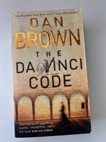 An image of the book The Da Vinci Code by Dan Brown